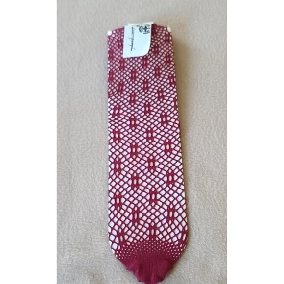 Free People Poppy Crochet Crew Socks One Size Burgundy Flirty Delicate Femme NWT - Picture 2 of 6